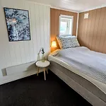 Exclusive And Cosy! Sea And Mountian View - Superfast Wifi, Washer And Included Apartament