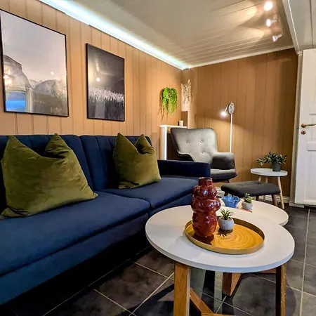 Exclusive And Cosy! Sea And Mountian View - Superfast Wifi, Washer And Included * Sortland