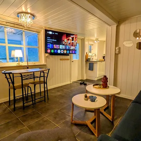 Exclusive And Cosy! Sea And Mountian View - Superfast Wifi, Washer And Included