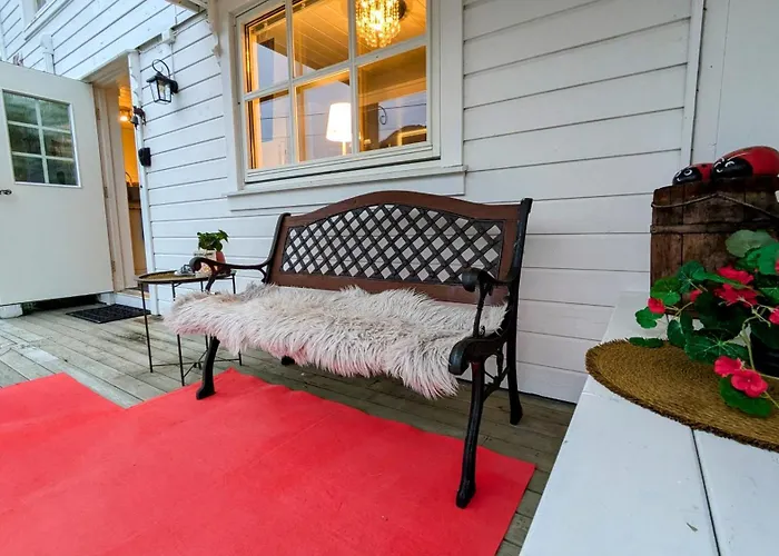 Exclusive And Cosy! Sea And Mountian View - Superfast Wifi, Washer And Included Sortland