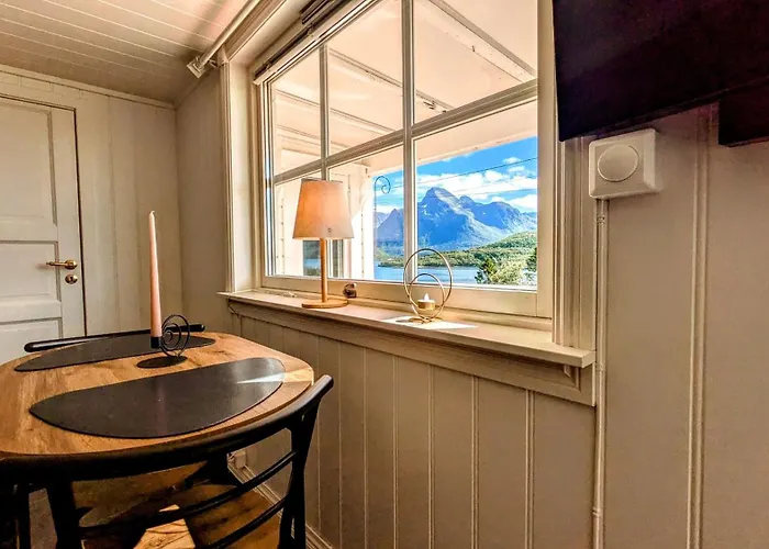 Exclusive And Cosy! Sea And Mountian View - Superfast Wifi, Washer And Included Appartement Sortland
