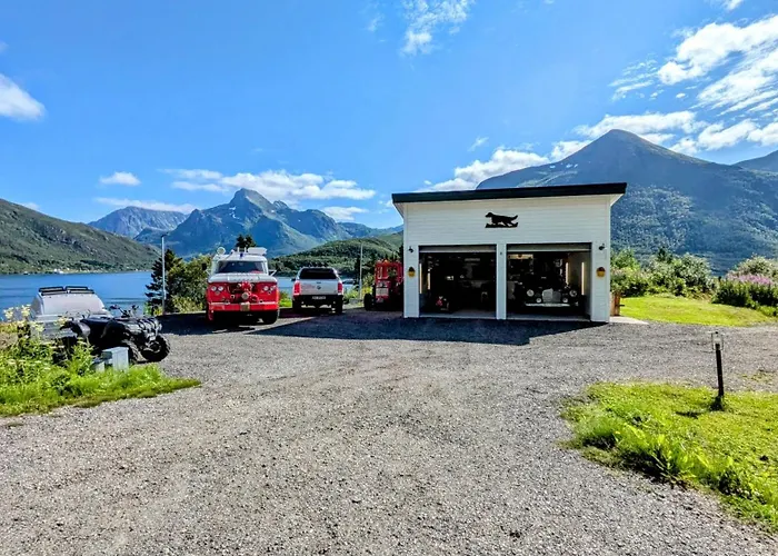 Exclusive And Cosy! Sea And Mountian View - Superfast Wifi, Washer And Included Sortland