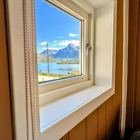 Exclusive And Cosy! Sea And Mountian View - Superfast Wifi, Washer And Included Appartement Sortland